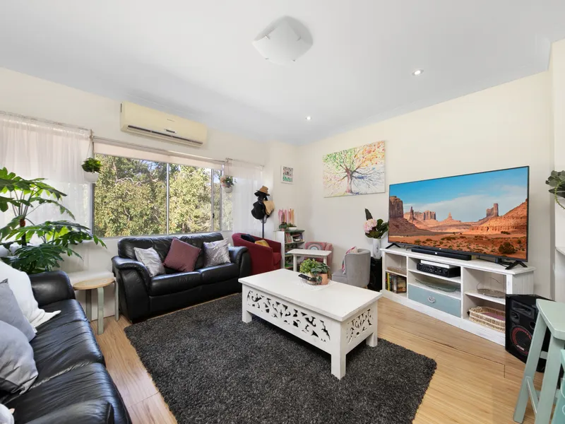 COOEE BAY UNIT - TWO BEDROOM TWO BATHROOM