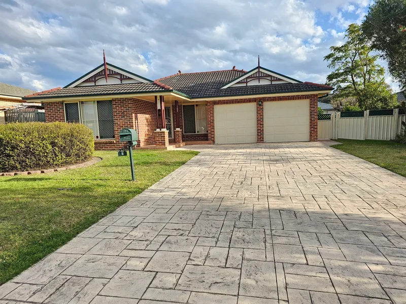 5 Candlebush Place Thornton NSW 2322