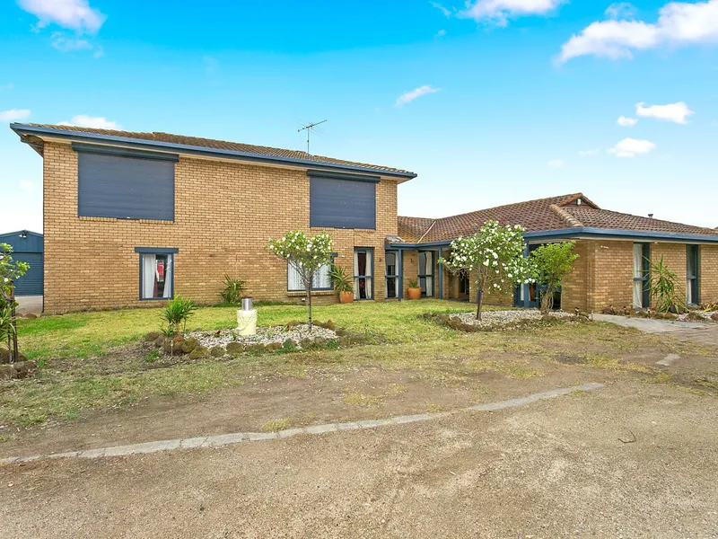 Semi-rural living close to all amenities