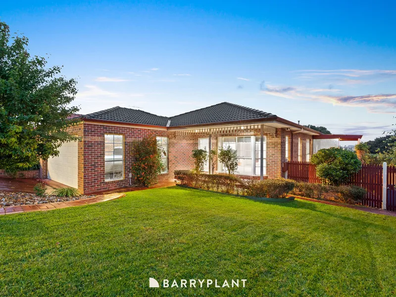 Enviable Family Home with an abundance of space and views!