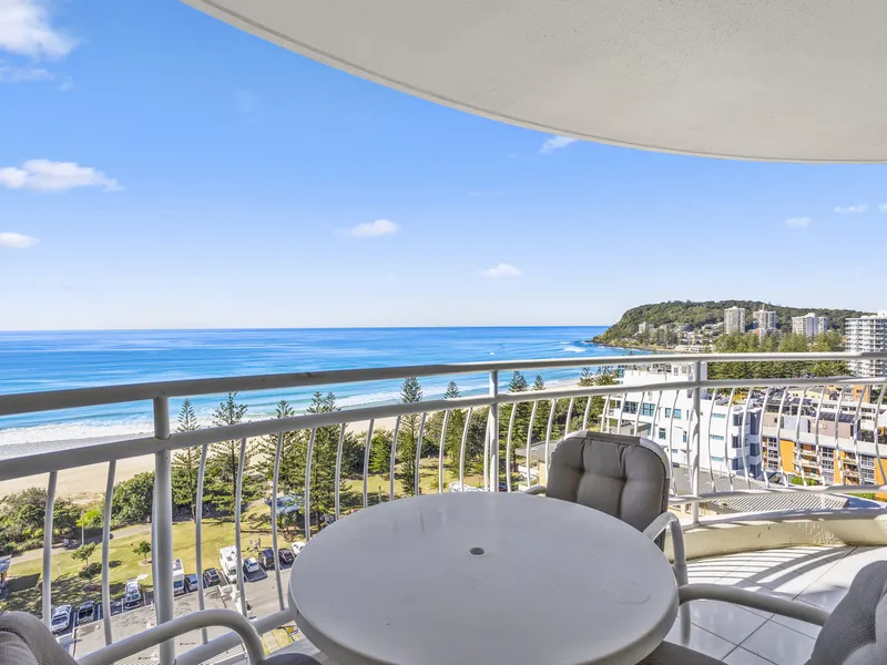 Spectacular ocean view apartment in the heart of Burleigh