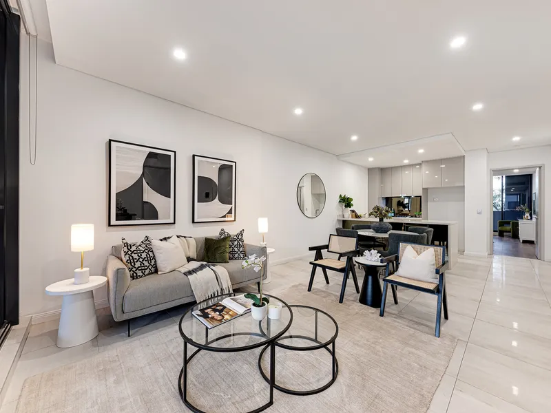 Chic apartment with outdoor living & dual aspect