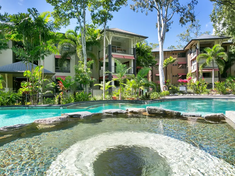 100% WOW FACTOR APARTMENT. THIS IS INCREDIBLE VALUE FOR MONEY, MODERN, SPACIOUS 127 M2 $369,000  YOU WONT BE DISAPPOINTED UPON INSPECTION