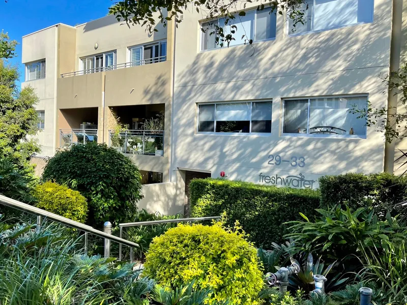 Modern and oversize 2 bed in a secure building