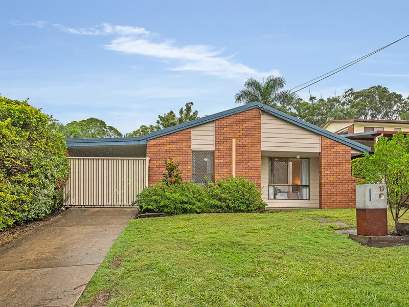 Single Level Home in Elevated & Ultra-Convenient Pocket + Side Access + Large Backyard!