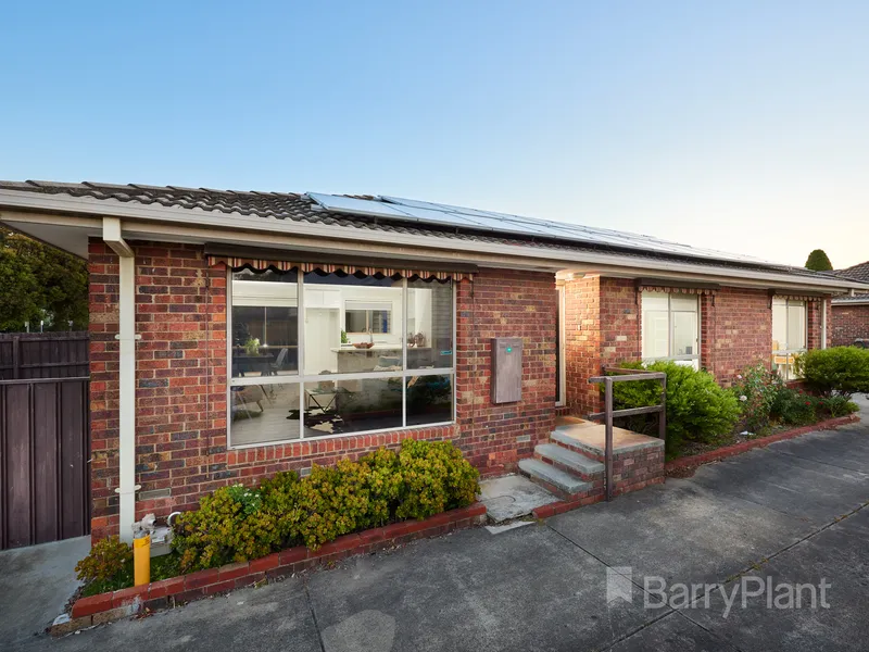 A Street-Fronted Surprise!