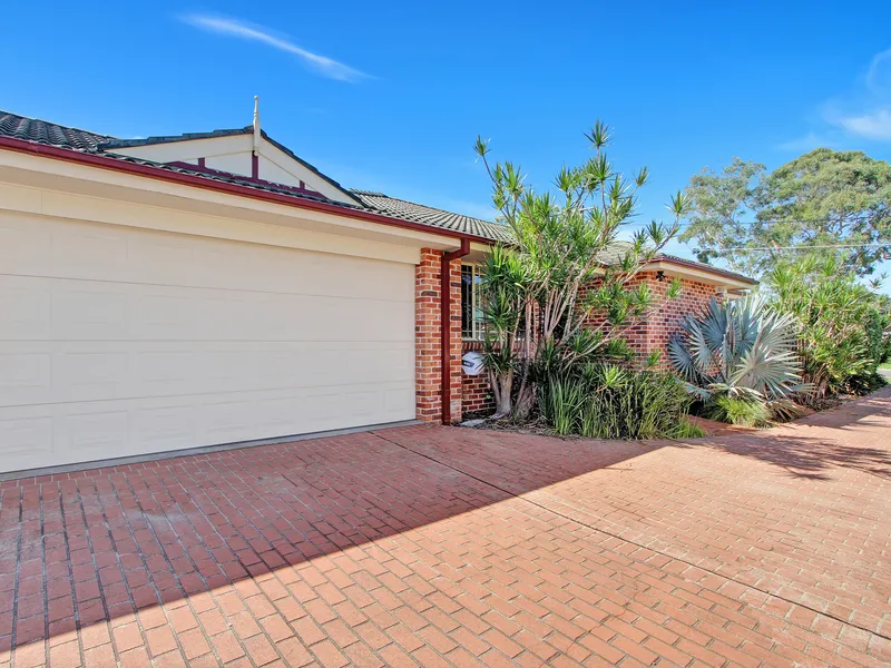 Single Level Low Maintenance - 6 Month Lease Only