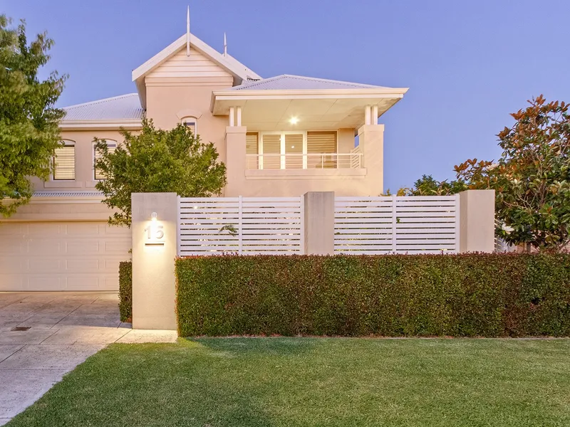 ELEGANT LUXURY HOME IN A PREMIER LOCATION
