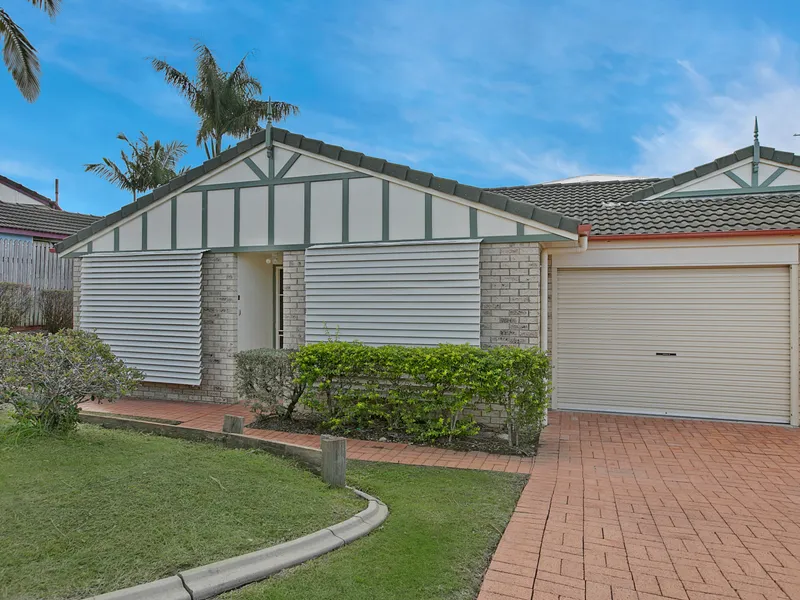 Lowset 2 bedroom Villa with Study in Convenient Location