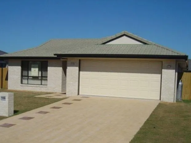 NOW Renting!! - 3 bedroom, 2 bathroom home in Sandstone Lakes Estate