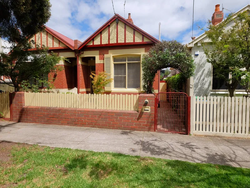 EDWARDIAN CHARM - 2 BEDS + SUNROOM / STUDY