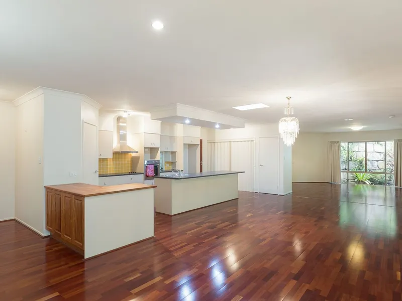 Stylish Executive Residence in Blue Chip Suburb