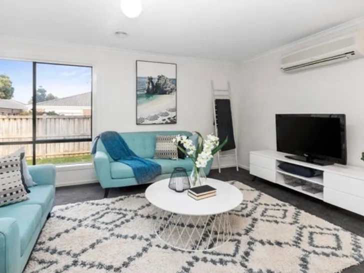 Family Home in Alamanda School zone