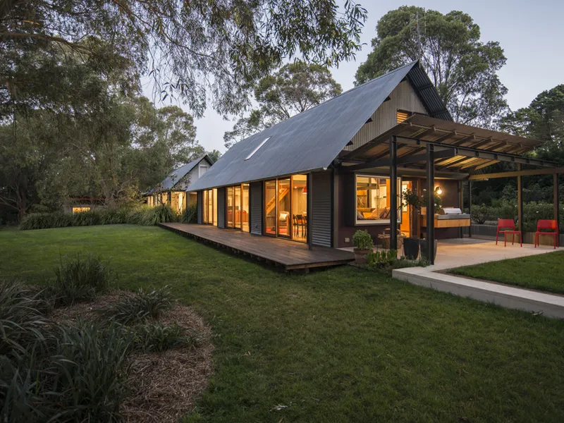 Exceptional Design Seamlessly Connected to the Landscape