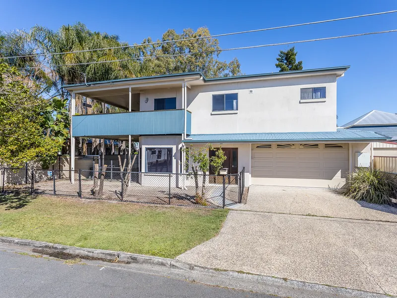 SPACIOUS DEAGON LIVING