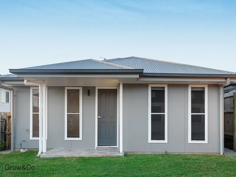 BRAND NEW 3BED HOME WITH PRIVATE FRONT ENTRANCE AND LARGE OPEN PLAN LIVING