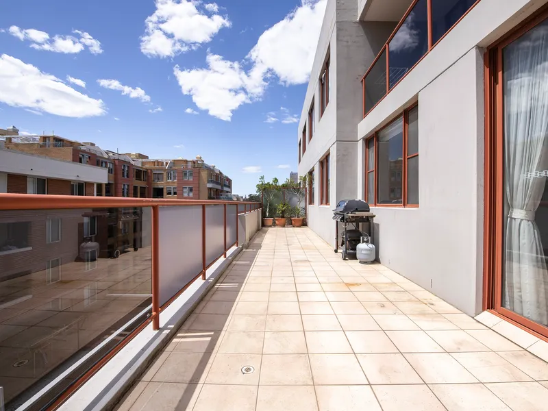 Oversized three bedroom apartment with balcony