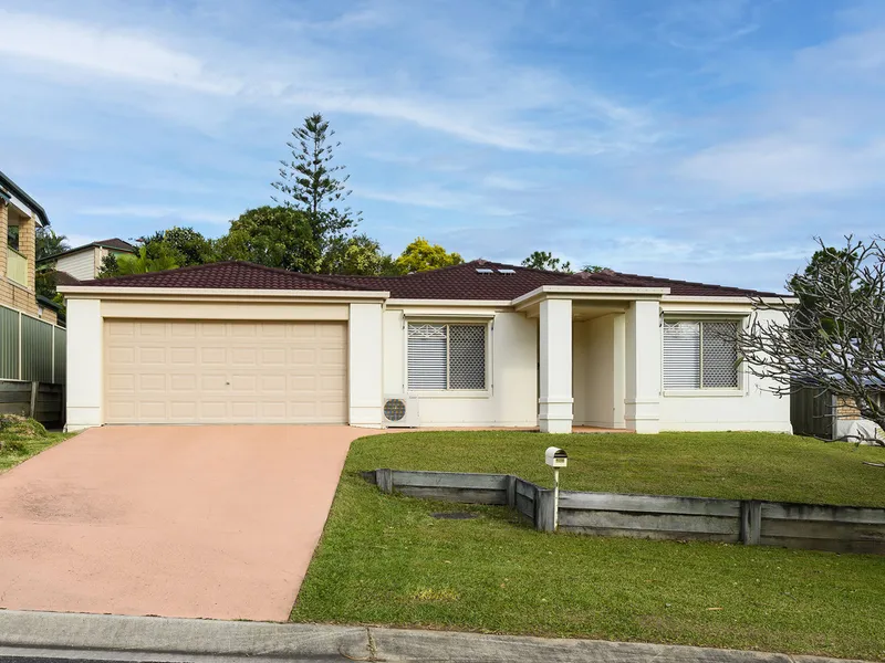 Freshly painted family home in Petrie!