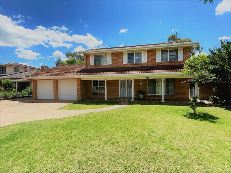 SPACIOUS HOME IN AN IDEAL LOCATION