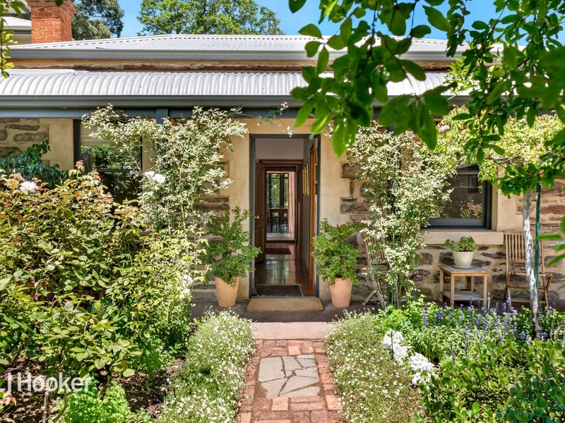 A Charming Cottage to Captivate the Heart
