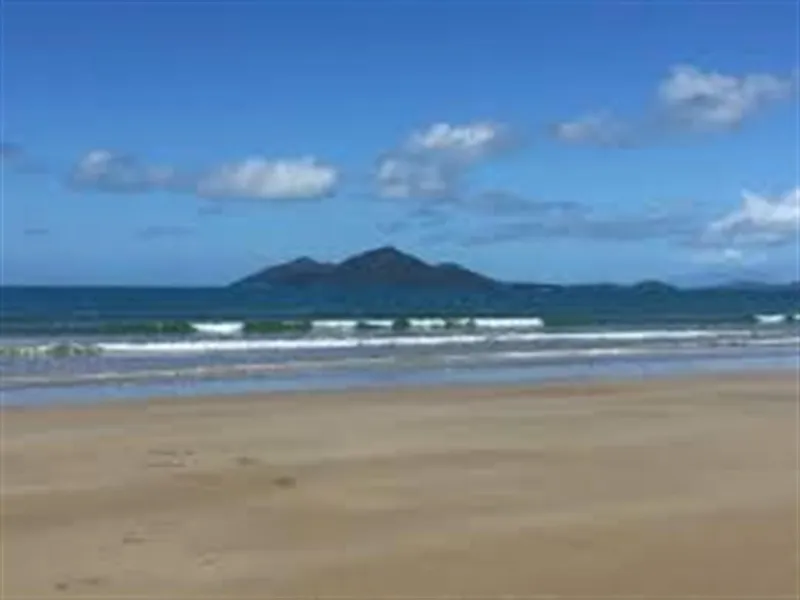 BEACH LIVING