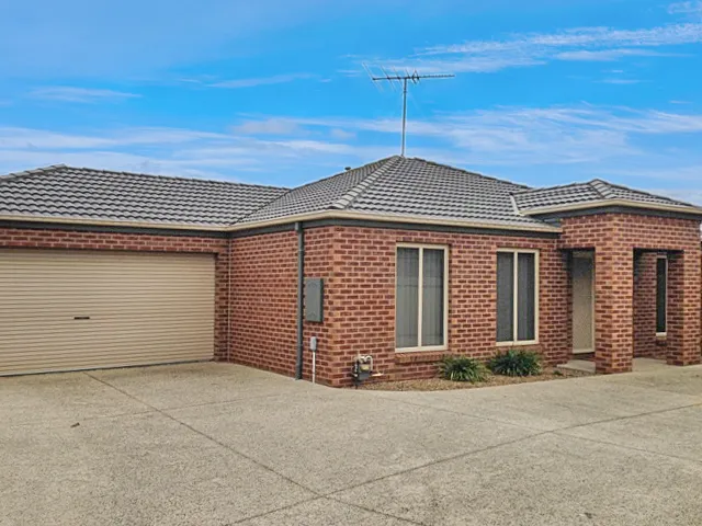 MODERN LOW MAINTENANCE LIVING - CONVENIENTLY LOCATED