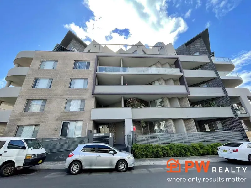 Immaculately Full Brick North Facing Over Sized 3 Bedroom Apartment