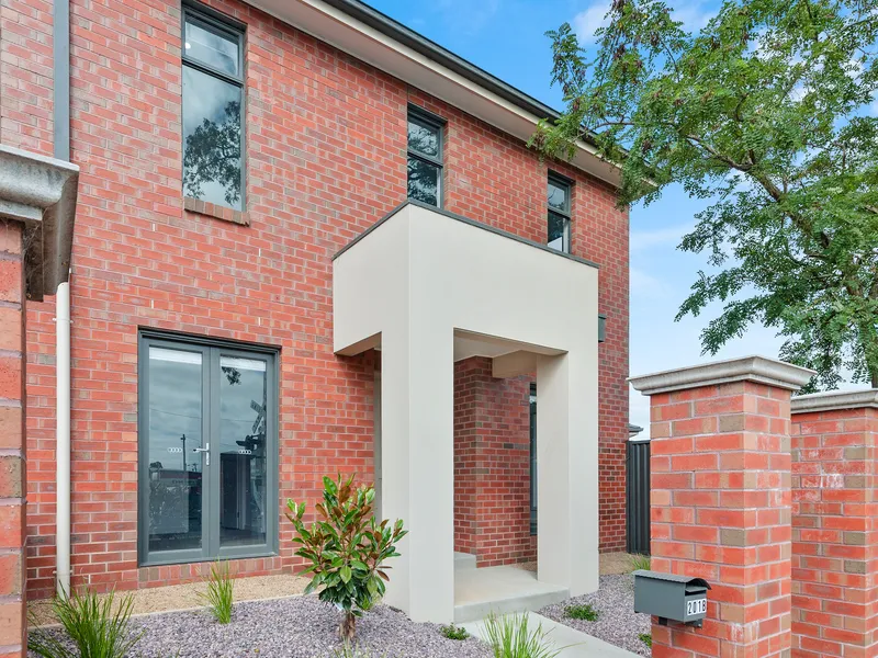 WALK TO LAKE WENDOUREE