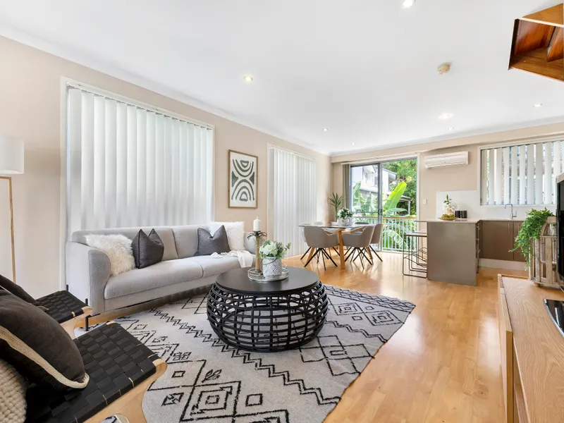 Freehold! Ideal Location with No Body Corp!