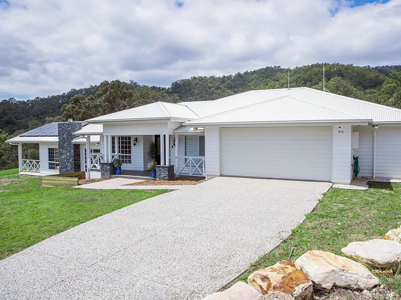 NEW PRIVATE RETREAT IN THE HILLS OF UPPER BROOKFIELD, ON THE RENTAL MARKET FOR THE FIRST TIME!