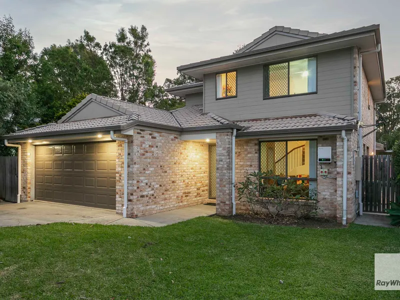 FAMILY HOME IN REDLAND BAY