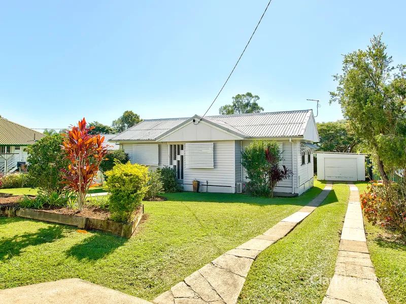 COTTAGE CHARM IN THE HEART OF WAVELL HEIGHTS