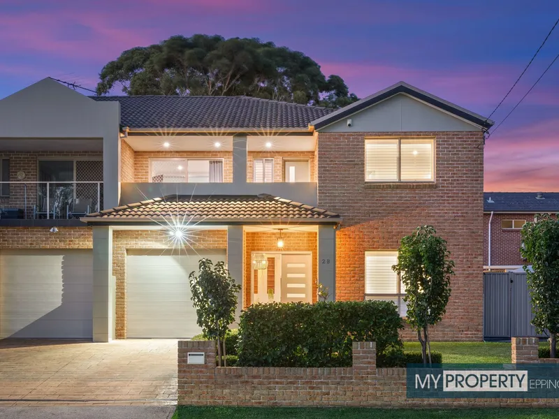 A FLAWLESS SHOWCASE OF GRAND LIVING & ENTERTAINING (BORDERING PICNIC POINT) 