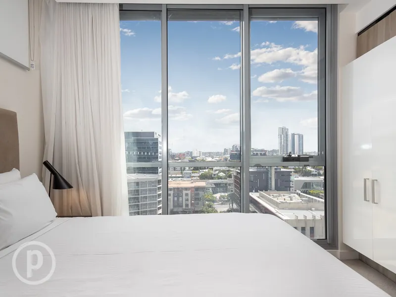 Topfloor Position, Topshelf Apartment- Must Sell