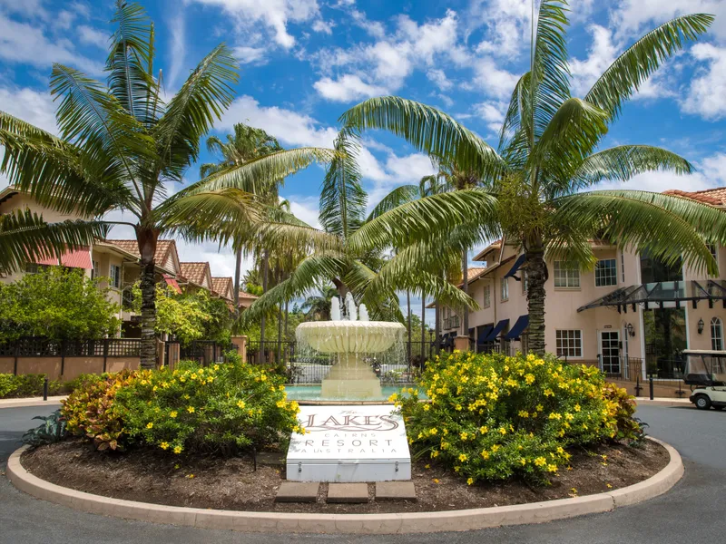 Cairns North 2 Bedroom Apartment - Resort Lifestyle