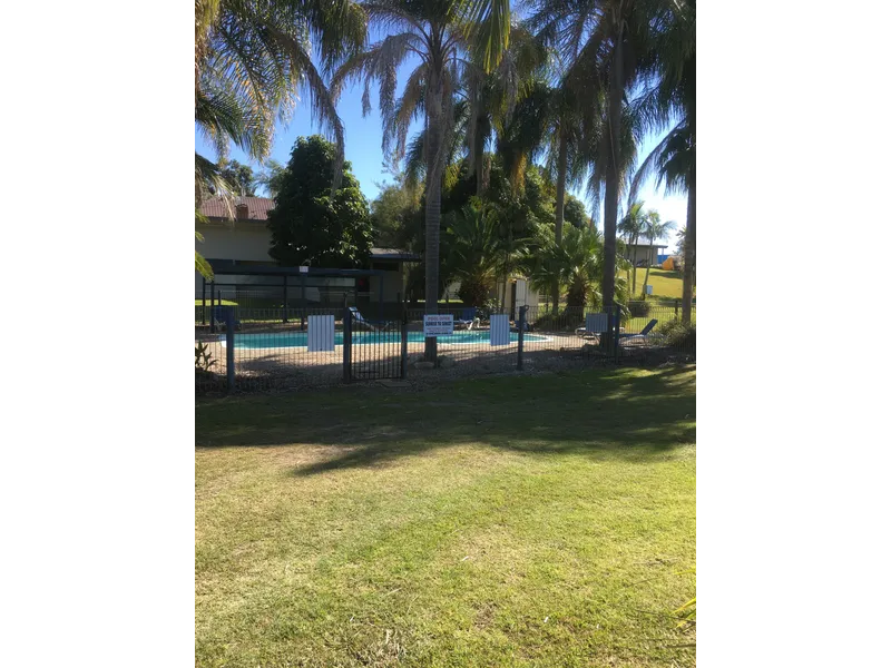 Lodge 40 - Holidays by the Pool