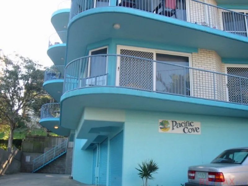 2 BEDROOM UNIT WITH POOL!