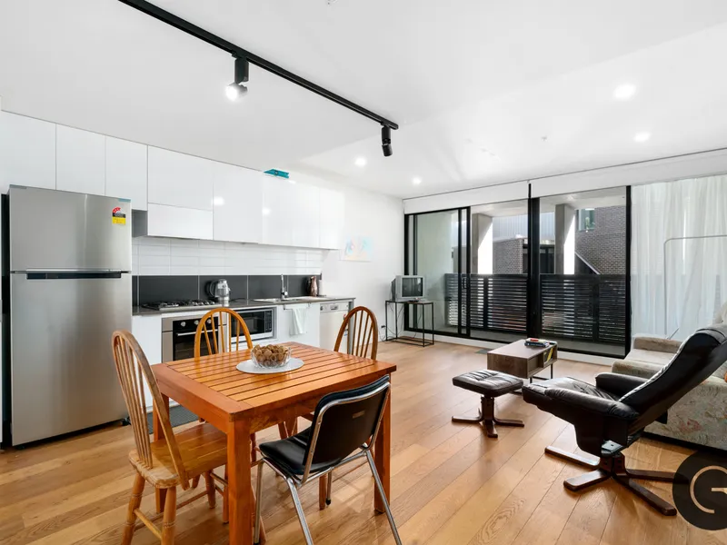 Bright Apartment With Private Balcony In An Exclusive Location