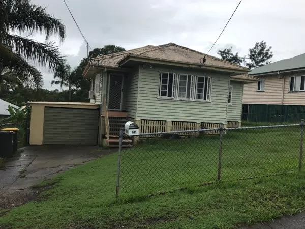 THREE BEDROOM FAMILY HOME WITH AIR-CONDITIONING