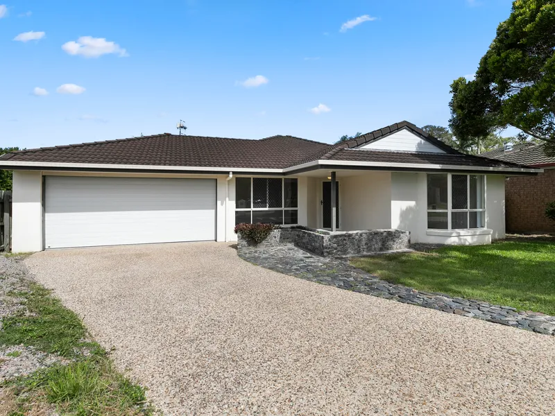 LOWSET LIVING IN QUIET CUL DE SAC