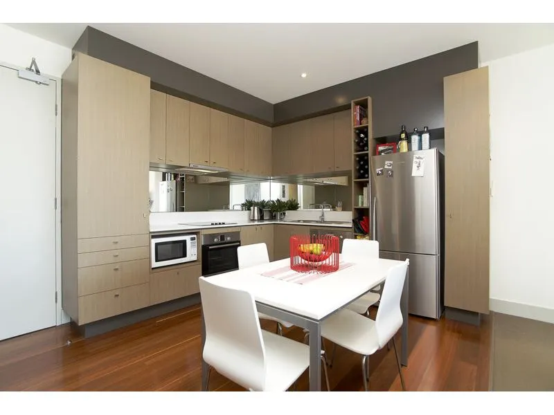 Live in the Heart of Carlton in this Modern and Spacious Apartment