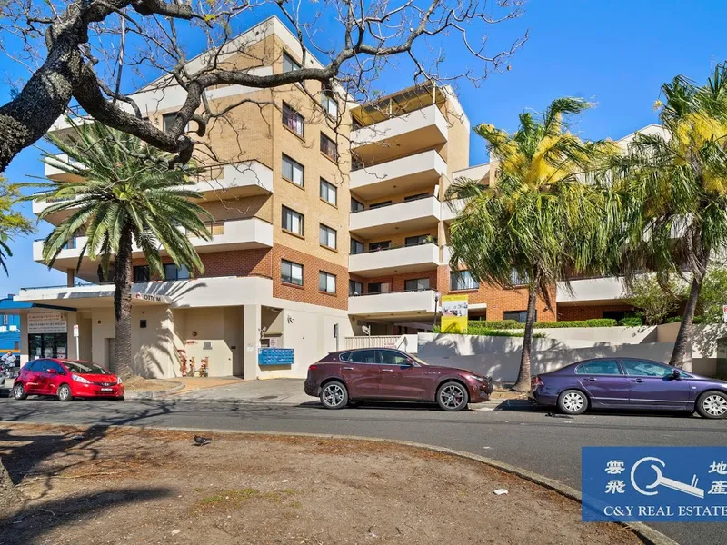 Modern two bedroom apartment in convenient location