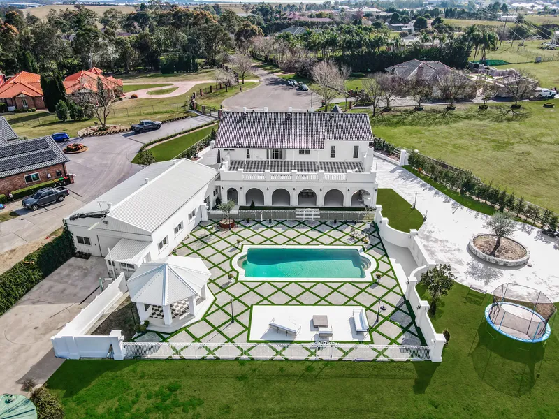 Luxurious 5-Bedroom Home On 4.3 Acres!