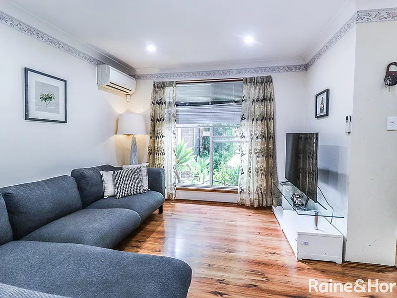 3 bedroom Villa in Glenfield / CLOSE to STATION!