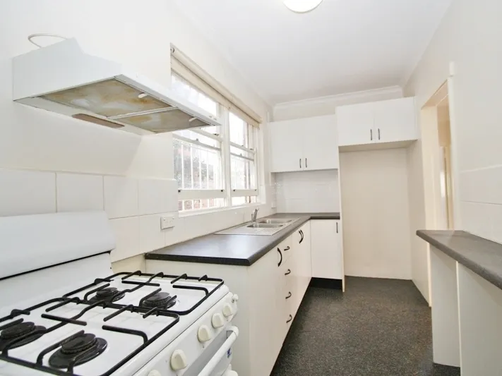 Large 2 Bedroom Unit with Large Lounge & Dinning Area