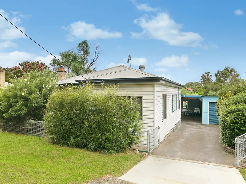 Lovely two bedroom cottage on a large block of land