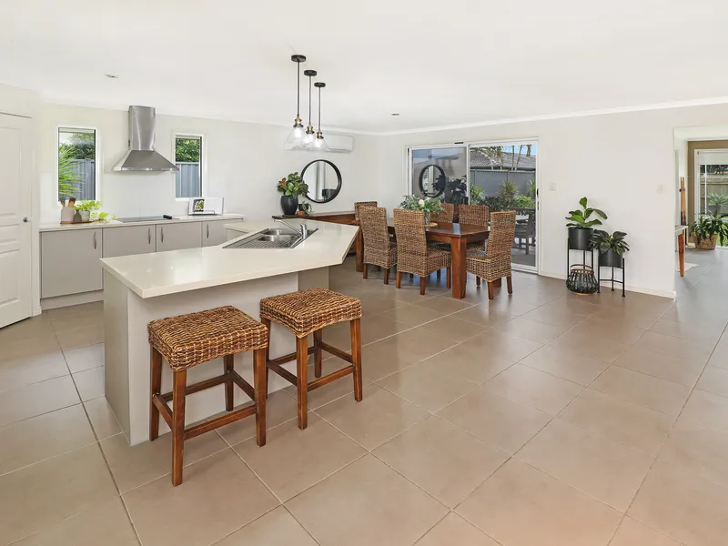 Spacious Coastal Family Living