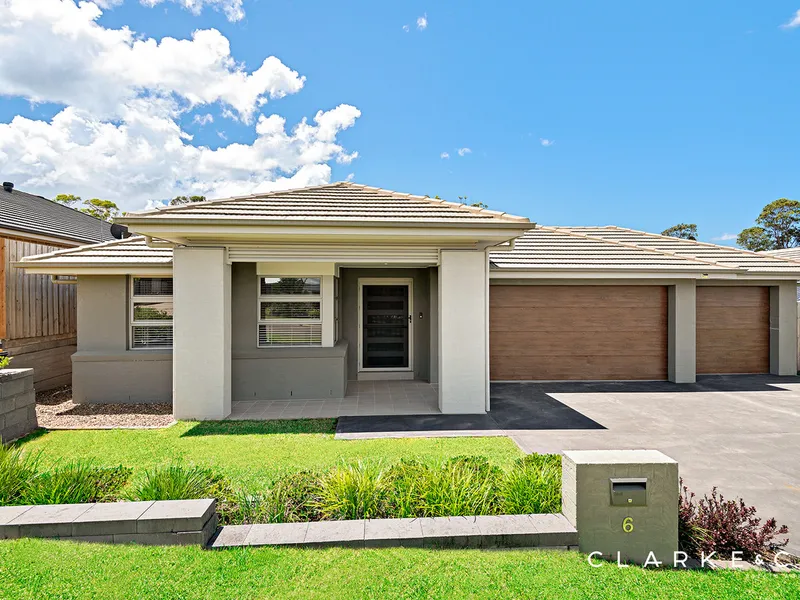 LUXURIOUS FAMILY LIVING!