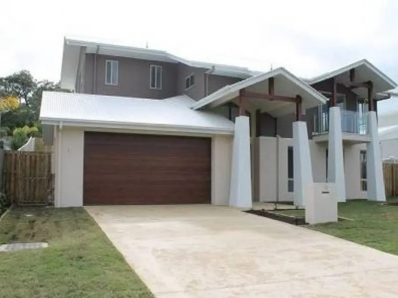 Live the dream in Coomera Waters!