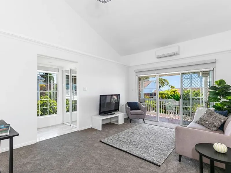 Tranquil and private renovated unit